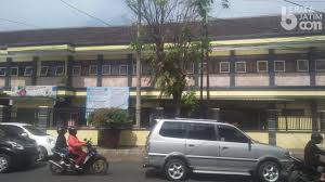 Bank mega melakukan relokasi ke jakarta dan merubah namanya dari bank karman menjadi mega bank pada tanggal 1 januari 1992. Soal Bocor Puluhan Siswa Smp 2 Jember Ulangi Ujian Beritajatim Com
