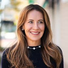 Taryn DeVine (@taryndevinerealtor) • Instagram photos and videos