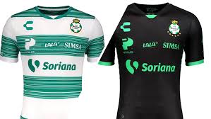 Desde los tres palos, nuestros guardametas impondrán respeto al portar estas armaduras ⚔️🔥📹 checa nomás la calidad y belleza de los nuevos jerseys de porte. Venta Jersey Santos Laguna 2021 En Stock