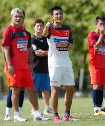 Giã từ sự nghiệp bóng đá sau aff cup 2016, lê công vinh làm phó chủ tịch clb bóng đá tp.hcm và quyền. Cong Vinh Tiáº¿t Lá»™ Hlv Calisto Khong Cáº¥m Cac Cáº§u Thá»§ Uá»'ng RÆ°á»£u Ä'i Bar Tin Tá»©c Má»›i Nháº¥t 24h Ä'á»c Bao Lao Ä'á»™ng Online Laodong Vn