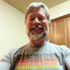 My mama lives out there! YAY WENATCHEE!!