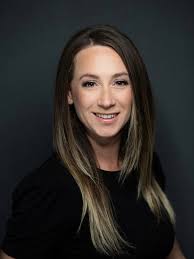 Aurora Albright's Instagram, Twitter & Facebook