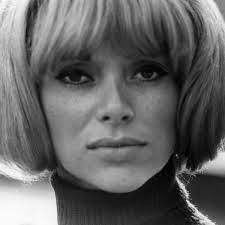 En 1980, mireille darc, suite à une malformation cardiaque congénitale, doit être opérée à cœur ouvert. Mireille Darc Obituary Movies The Guardian
