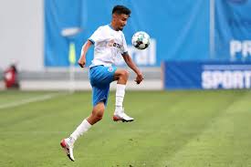 Selecționerul a convocat un jucător de la fcu craiova, pe portarul robert popa și trei tineri de la csu, fundașul ionuț mitran și mijlocașii baiaram și danciu. Fotbal Echipa NaÈionalÄ 3 JucÄtori De La Universitatea Craiova Au Fost ConvocaÈi La Reprezentativa U 19 Sportul Doljean