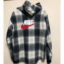 Embroidered logos on chest, back and hood. Ø§Ù„ØªØ±Ø¨Ø§Ø³ Ù„Ù‡Ø§ Ø«ÙˆØ±ÙŠ Supreme Nike Plaid Hooded Sweatshirt Consultoriaorigenydestino Com