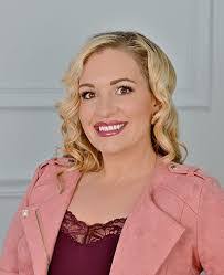 Jean Glennon's Instagram, Twitter & Facebook