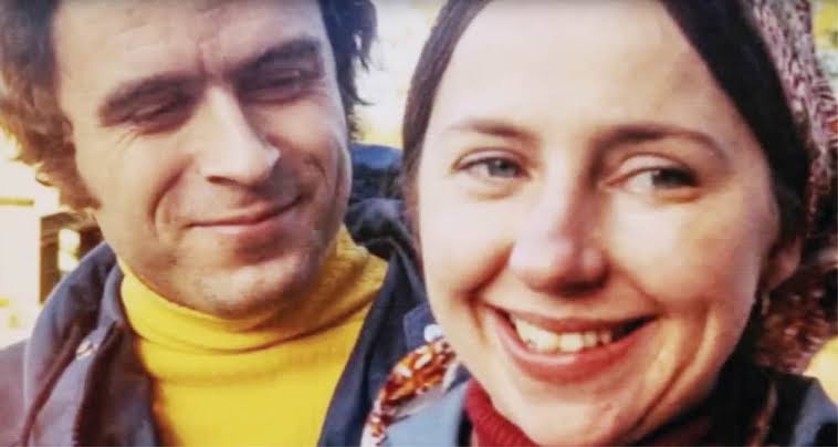 Verliefd op een seriemoordenaar: 'Ik was bereid om het even welk spel mee  te spelen, zolang ik maar bij hem kon zijn' | De Morgen