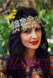 Coiffures Chignons De La Mariee Dziriya Magazine Bijoux Kabyle Kabyle Bijoux Berberes