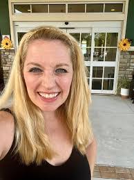 Victoria Doyle's Instagram, Twitter & Facebook