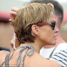 Sarah harding and boyfriend tom crane pictured on a nightout at the ivy restaurant, before heading to the mayfair hotel and the mahiki nightclub. Sarah Harding Shows Off Her New Two Tone Crop At Wireless Festival Daily Mail Online