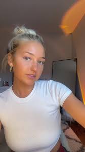 Sydney Thomas in Street Dare