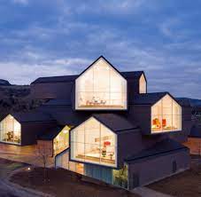 Of vitra design museum, weil am rhein. Schriller Wohnen Ein Haus Fur Das Chaos Im Eigenen Zuhause Welt