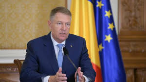 Fotografia a fost realizata atunci cand klaus iohannis avea varsta de 17 ani. Iohannis Scoate Armata Pe StrÄƒzi È™i Interzice CirculaÈ›ia Persoanelor In VarstÄƒ