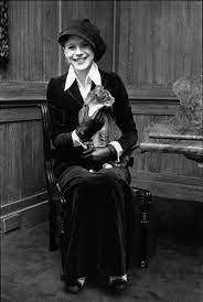 The 23 Chicest Women With Cats Throughout History Marianne Faithfull Celebrities With Cats Cat People