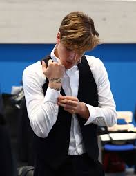 Rising italy star nicolo zaniolo returned to training on wednesday four months after the as roma midfielder underwent surgery on a ruptured anterior cruciate ligament in his right knee. Florence Italy March 19 Nicolo Zaniolo Get Dressed Ahead Of The Italy Team Photo With The New Armani Suit At Centro T Italy Team Nicolo Zaniolo Team Photos