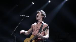 Seruling, seruling terdengar seperti seruling liukan yang kaya. 10 Pertunjukan Musik Terhot 2019