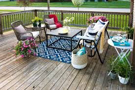 Get our best porch and patio decor ideas to spruce up your yard for warm weather. Summer Deck Decorating Ideas Small Stuff Counts