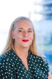 Penelope Barr's Instagram, Twitter & Facebook