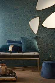 Decoration Les 10 Couleurs Tendances En 2019 Papier Peint Art Deco Papier Peint Tapisserie Bleu