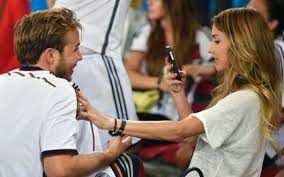 Mario Goetze With His Girlfriend Ann Kathrin Brommel Mario Gotze