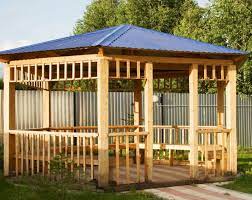 Bahçelerde yazın oturmak için yapılan kafes biçiminde kubbeli, üstü yeşilliklerle sarılan süslü çardak. Bahceler Icin En Guzel Cardak Modelleri