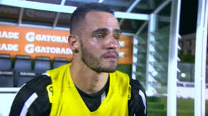 Renato Augusto chora, Tite reza e reservas fazem a festa antes do apito  final