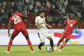 وفى الدقيقة 39 تصدى الشناوى لأخطر فرصة فى المباراة وكاد المنتخب الإيفوارى من تسجيل هدف التقدم منها لولا تصدى الشناوى، وفى الدقيقة 41 حصل محمد . Ù‚Ù†Ø§Ø© Ù…Ø¬Ø§Ù†ÙŠØ© ØªØ¹Ù„Ù† Ù†Ù‚Ù„ Ù…Ø¨Ø§Ø±Ø§Ø© Ù…ØµØ± ÙˆÙƒÙˆØª Ø¯ÙŠÙÙˆØ§Ø± Ø¨ÙƒØ£Ø³ Ø§Ù„Ø£Ù…Ù… ÙŠÙ„Ø§ÙƒÙˆØ±Ø©