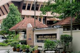 Falsafah pendidikan guru guru yang berpekerti mulia, berpandangan progresif dan saintifik, bersedia menjunjung aspirasi negara serta menyanjung warisan kebudayaan negara, menjamin perkembangan. Institut Pendidikan Guru Kampus Bahasa Antarabangsa Mycompass