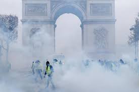 Gilets jaunes paris nouveau ! Vu De L Etranger Gilets Jaunes Et Paris Est Devenu Une Zone De Guerre