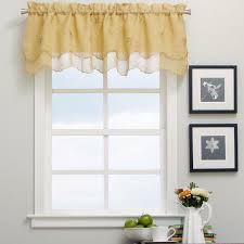 Apple jack country style curtains by park designs features deep red and cream plaid fabric trimmed with cream and deep red mini print fabric stripes. Zurich Vine And Leaf Scalloped Valance