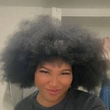 Liz Murdock's Instagram, Twitter & Facebook