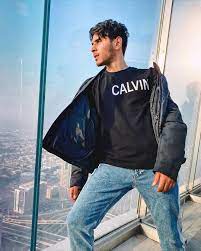 عمر فاروق omar farooq on instagram رك ز على ص نع أيام عظيمة وستتراكم لتصبح حياة عظيمة outfit calvinklein mycalvins bomber jacket jackets calvin