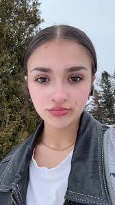 Kelly Speakman's Instagram, Twitter & Facebook