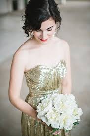 27 Zeitloses Rot Und Gold Hochzeit Ideen Braut Brautjungfern Hochzeitsinspirationen