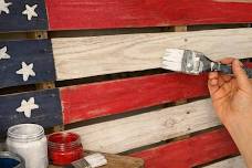 Celebrate Flag Day at Community Wood Pallet Painting Event