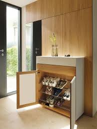 Stunning And Inviting Entryway To Welcome Your Guests Living Room Cozy Lemari Buku Lemari Sepatu Rak Sepatu