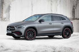 The Compact Gla Crossover Was A Hit For Mercedes As The Entry Level Car For The Luxury Brand For 2021 The Gla Is Getting A Modest Autos Coches Motos