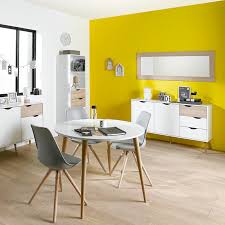 Le vert et le jaune de leur part sont les couleurs à préférer pour une salle à manger naturelle amicale et accueillante. Peindre Un Mur De Couleur Donner Du Style A Votre Maison Blog But