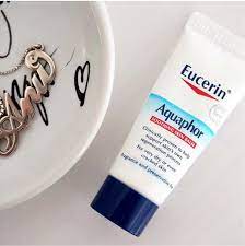 You Can Usually Just Treat It With Protectants Like Vaseline Or Aquaphor But You May Need An Anti Fungal Or Steroid Cream Aquaphor Soothing Skin Cracked Corners Of Mouth