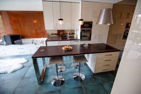 Tradiitional kitchen with oak wood cabinetry. What S Hot In The World Of Kitchen Design At Home Network Real Estate