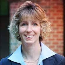 Claudia Sayers's Instagram, Twitter & Facebook