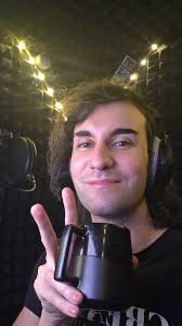 Non-binary actor based in Massachusetts