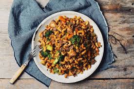 This Chinese Macaroni Will Always Be Welcome In My Stomach I Really Don T Know Why But I Can Eat Two Huge Plates O Pasta Dishes Macaroni Recipes Confort Food