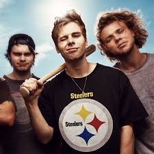 Pin By Qurat On Papi In 2020 5sos Pictures 5sos 1d And 5sos