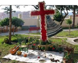 Reconocemos que hemos ganado una primera. 3 De Mayo Dia De La Cruz De Mayo Venelogia