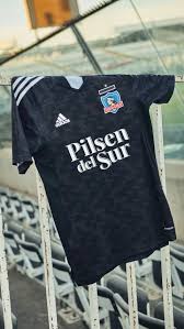 Overview of all signed and sold players of club colo colo for the current season. Camiseta Colo Colo Adidas Fotos Clasico Diseno Y Detalles De La Nueva Camiseta Adidas De Colo Colo Para 2021 Redgol