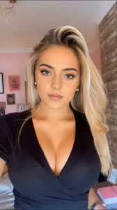 Natalie Royce's Instagram, Twitter & Facebook