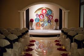 The Chapel At Planet Hollywood Weddings Unique Art Glass Seating For 65 Guests Hollywood Wedding Las Vegas Weddings Vegas Wedding