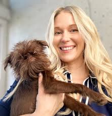 But can you help but take a selfie with this cute, angel, gremlin dog  Fergie ? I vote no. No you can't . BTS from shooting with the amazing  @karolinaturekphotography assisted by