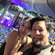 Very special past couple days with family. My lovely wife Maggie, mom,  Uncle Alan, cousins Jerry & Paige (aka the Fall Girl and co-host of The  Viral Podcast), and brother Brett. Love